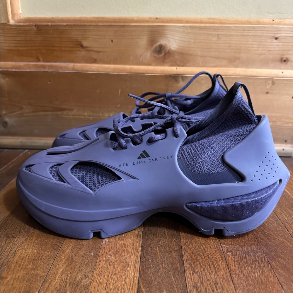 Women’s Adidas terexx with boost sole size 9 brand new